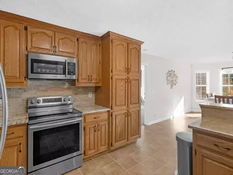 Kitchen - 1815 Rocky Creek Rd, Hampton, GA 30228 photo 3 of 7