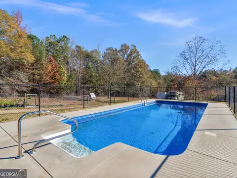 Exterior - 1815 Rocky Creek Rd, Hampton, GA 30228 photo 8 of 10