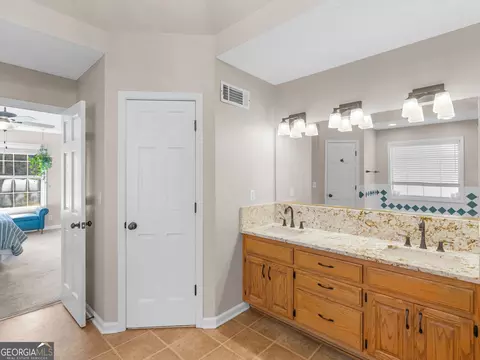 Bath - 1815 Rocky Creek Rd, Hampton, GA 30228 photo 2 of 6