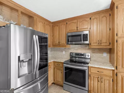 Kitchen - 1815 Rocky Creek Rd, Hampton, GA 30228 photo 4 of 7