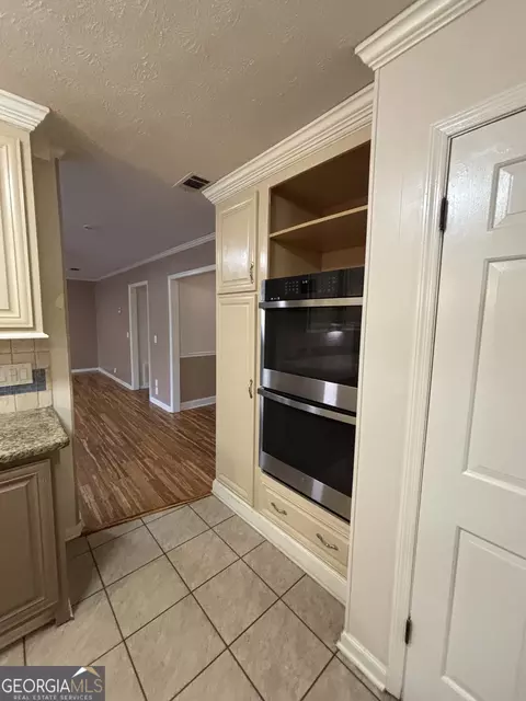 Kitchen - 228 Sivell Rd, Lagrange, GA 30241 photo 9 of 14