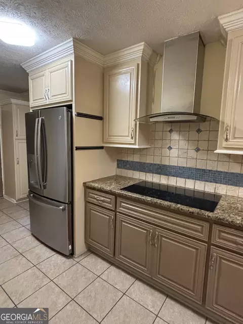 Kitchen - 228 Sivell Rd, Lagrange, GA 30241 photo 7 of 14