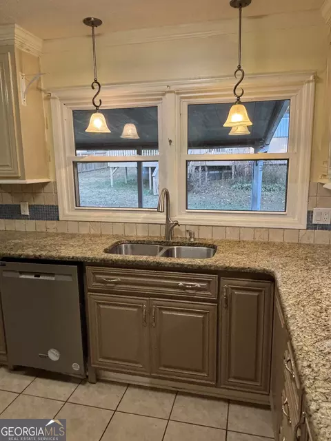 Kitchen - 228 Sivell Rd, Lagrange, GA 30241 photo 6 of 14