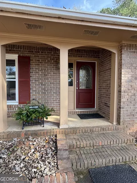 Exterior - 228 Sivell Rd, Lagrange, GA 30241 photo 4 of 11