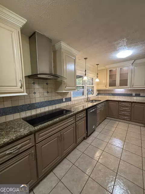 Kitchen - 228 Sivell Rd, Lagrange, GA 30241 photo 12 of 14