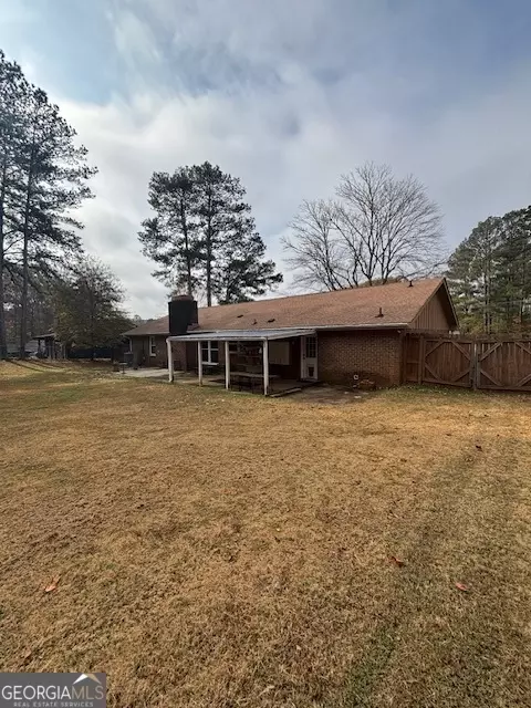 Exterior - 228 Sivell Rd, Lagrange, GA 30241 photo 5 of 11