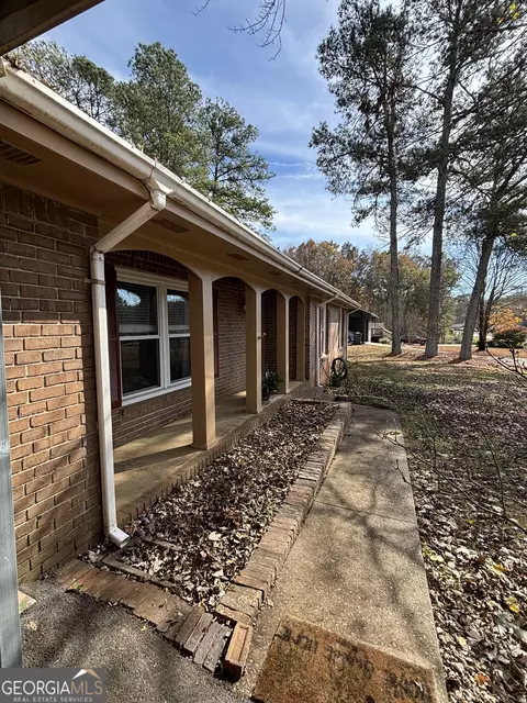 Exterior - 228 Sivell Rd, Lagrange, GA 30241 photo 1 of 11