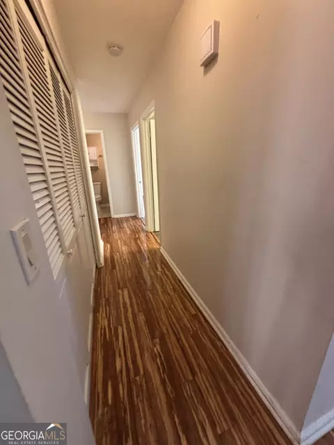 Entry Way - 228 Sivell Rd, Lagrange, GA 30241 photo 3 of 5