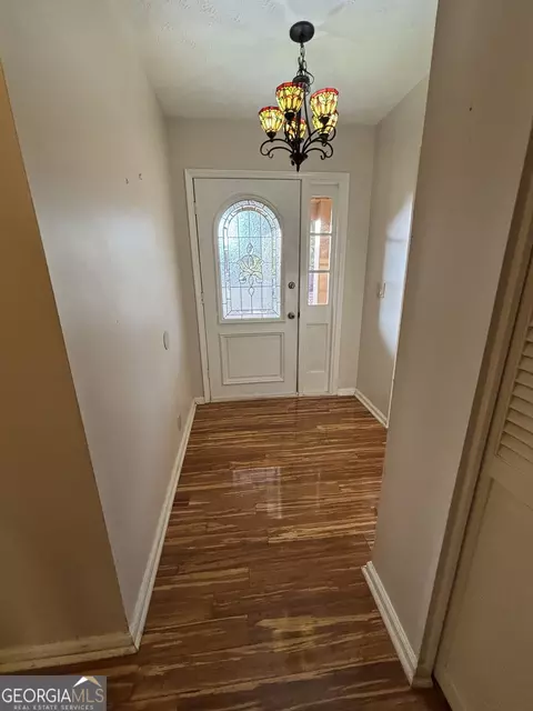 Entry Way - 228 Sivell Rd, Lagrange, GA 30241 photo 4 of 5