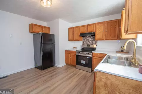 Kitchen - 1186 Lindsey St, Lagrange, GA 30240 photo 2 of 2