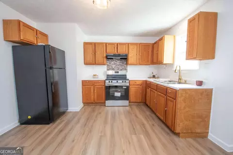 Kitchen - 1186 Lindsey St, Lagrange, GA 30240 photo 1 of 2