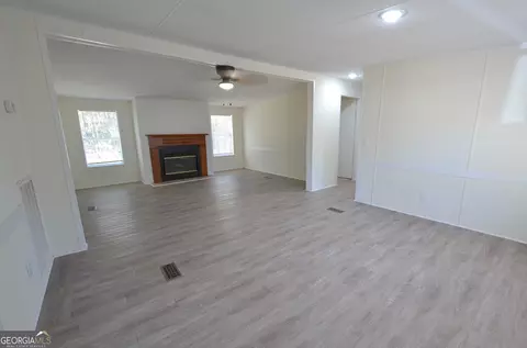 Living - 722 Brower Ct, Dublin, GA 31021 photo 2 of 3