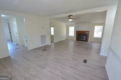 Living - 722 Brower Ct, Dublin, GA 31021 photo 1 of 3