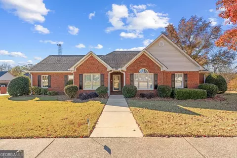 98 Millstream Ct, Carrollton, GA 30117
