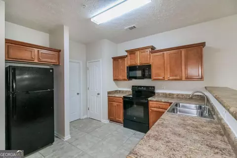 Kitchen - 3824 Augustine Pl, Rex, GA 30273 photo 1 of 2