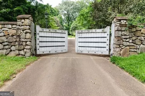 2100 W Wesley Rd, Atlanta, GA 30327