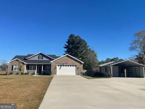 121 Lincoln Dr, Glennville, GA 30427