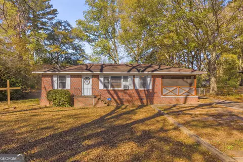 70 Bowers St, Royston, GA 30662