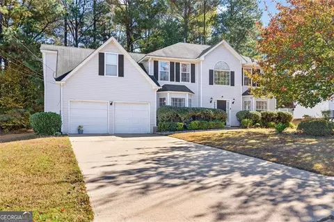 886 Deshon Creek Dr, Lithonia, GA 30058