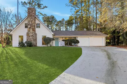 4146 Chimney Lake Dr NE, Roswell, GA 30075