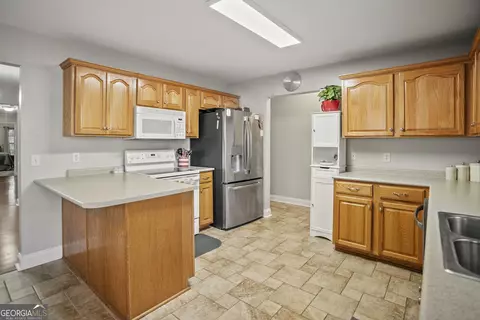 Kitchen - 1238 Brooklet South Dr, Brooklet, GA 30415 photo 2 of 3