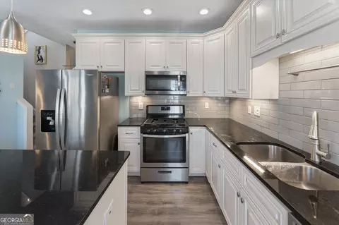 Kitchen - 4074 Spring Cove Dr, Duluth, GA 30097 photo 5 of 6
