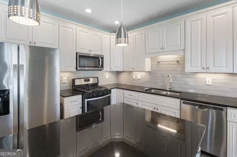 Kitchen - 4074 Spring Cove Dr, Duluth, GA 30097 photo 4 of 6