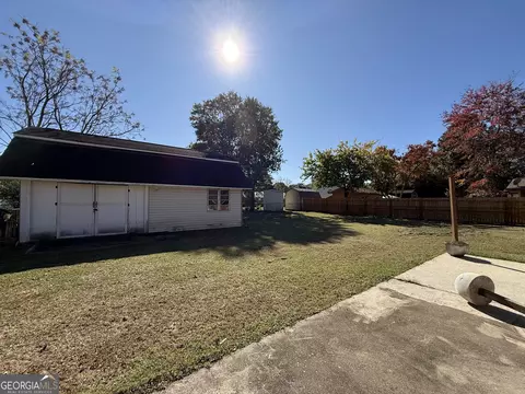 Exterior - 208 Pellimore Dr, Warner Robins, GA 31093 photo 3 of 4