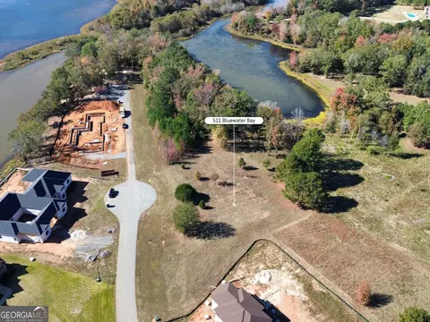 511 Bluewater Bay Dr, Macon, GA 31220
