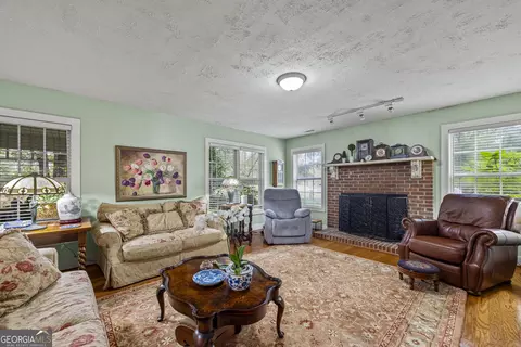 Living - 4001 Highway 198, Carnesville, GA 30521 photo 4 of 5