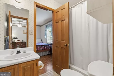 Bath - 91 Almond Rd, Lagrange, GA 30241 photo 4 of 4