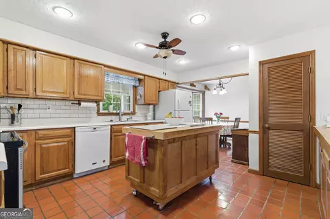 Kitchen - 91 Almond Rd, Lagrange, GA 30241 photo 1 of 3