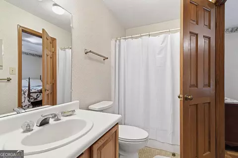 Bath - 91 Almond Rd, Lagrange, GA 30241 photo 2 of 4