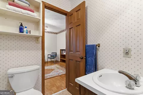 Bath - 91 Almond Rd, Lagrange, GA 30241 photo 3 of 4