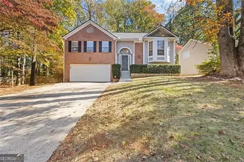 1080 Taylor Oaks Dr, Roswell, GA 30076