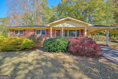 137 Douglas Dr SE, Mableton, GA 30126