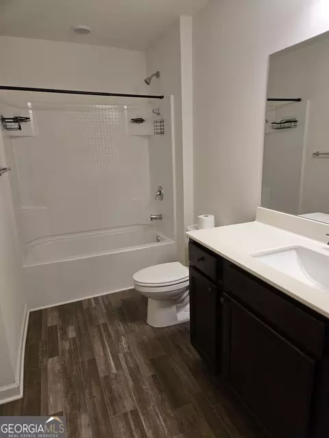 Bath - 11889 Fuller St, Hampton, GA 30228 photo 2 of 2