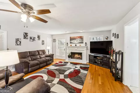 244 State St, Commerce, GA 30529 photo 9