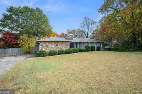 127 Windsor Dr, Calhoun, GA 30701