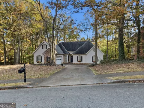 1065 Laurian Park Dr, Roswell, GA 30075