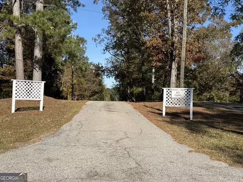 275 Hanson Dr, Lagrange, GA 30240 photo 5