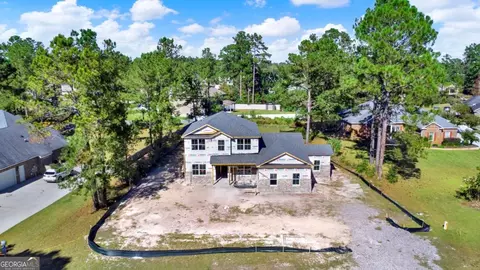 208 Cypress Lake Dr, Bloomingdale, GA 31302