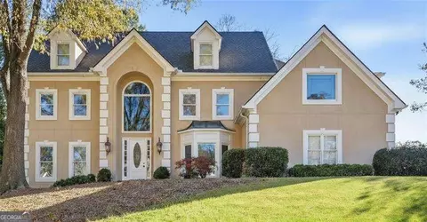 125 Savannah Estates Dr, Atlanta, GA 30350