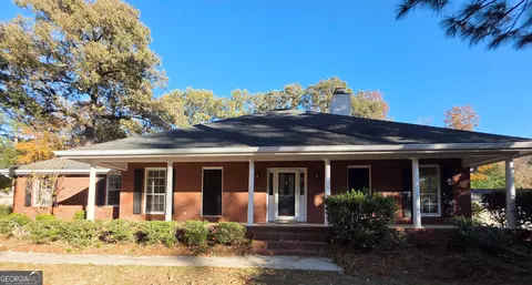 307 Pheasant Ridge Dr, Warner Robins, GA 31088