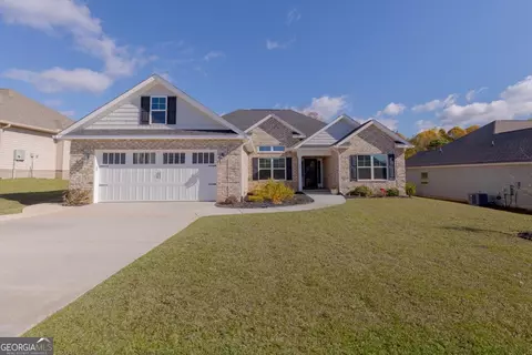 302 Creek Ridge Dr, Warner Robins, GA 31088