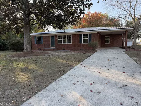 116 Country Club Rd, Dublin, GA 31021