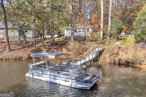 121 Cedar Dr, Jackson, GA 30233