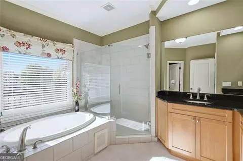 Bath - 3598 Parkridge Pointe, Duluth, GA 30096 photo 2 of 5