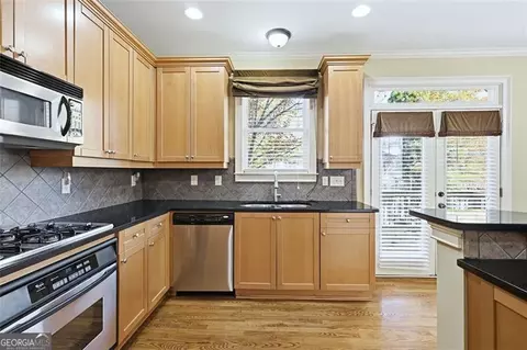 Kitchen - 3598 Parkridge Pointe, Duluth, GA 30096 photo 2 of 2