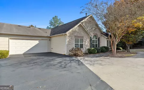 227 Fenwick Cir, Mcdonough, GA 30253